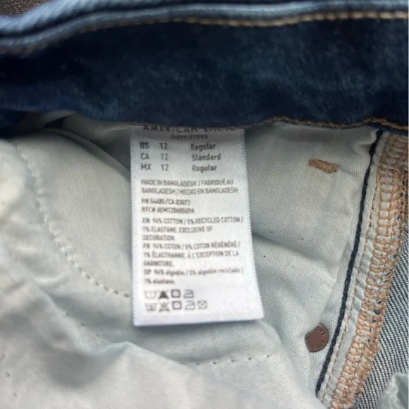 American Eagle Curvy Mom Jean Blue Denim Jeans - NWOT - Picture 4 of 6